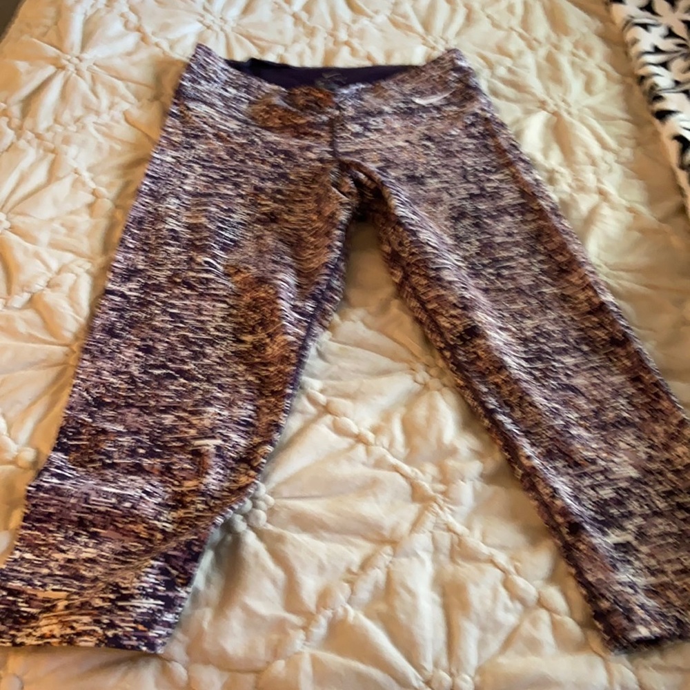 Nike Dri-fit Capri workout pants